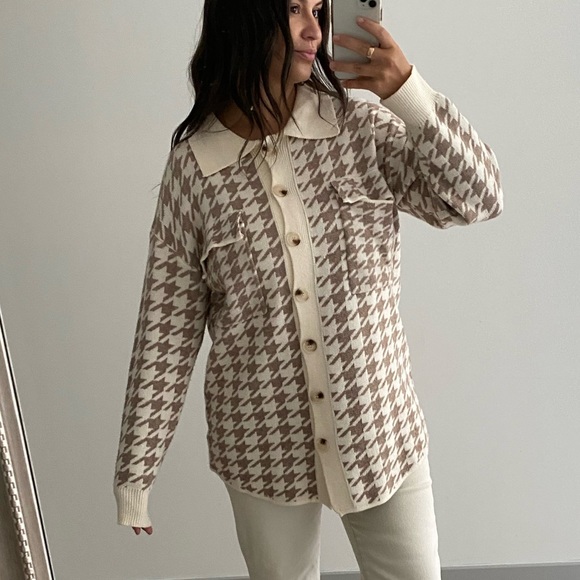neutral light sweater - Picture 4 of 11